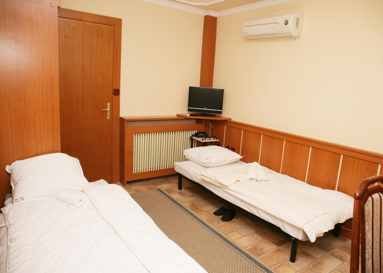Motel Nana Баня-Лука Экстерьер фото