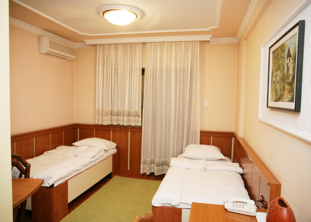 Motel Nana Баня-Лука Экстерьер фото