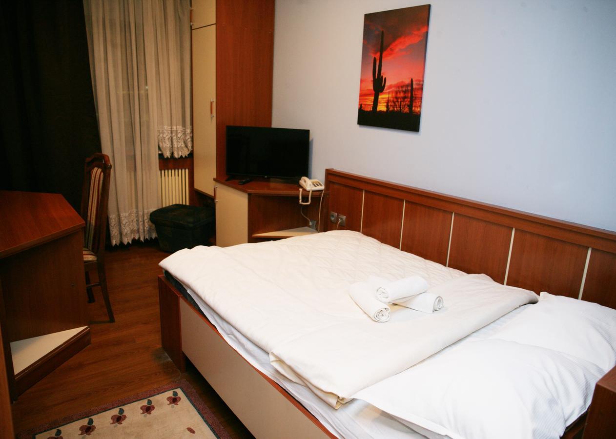 Motel Nana Баня-Лука Экстерьер фото