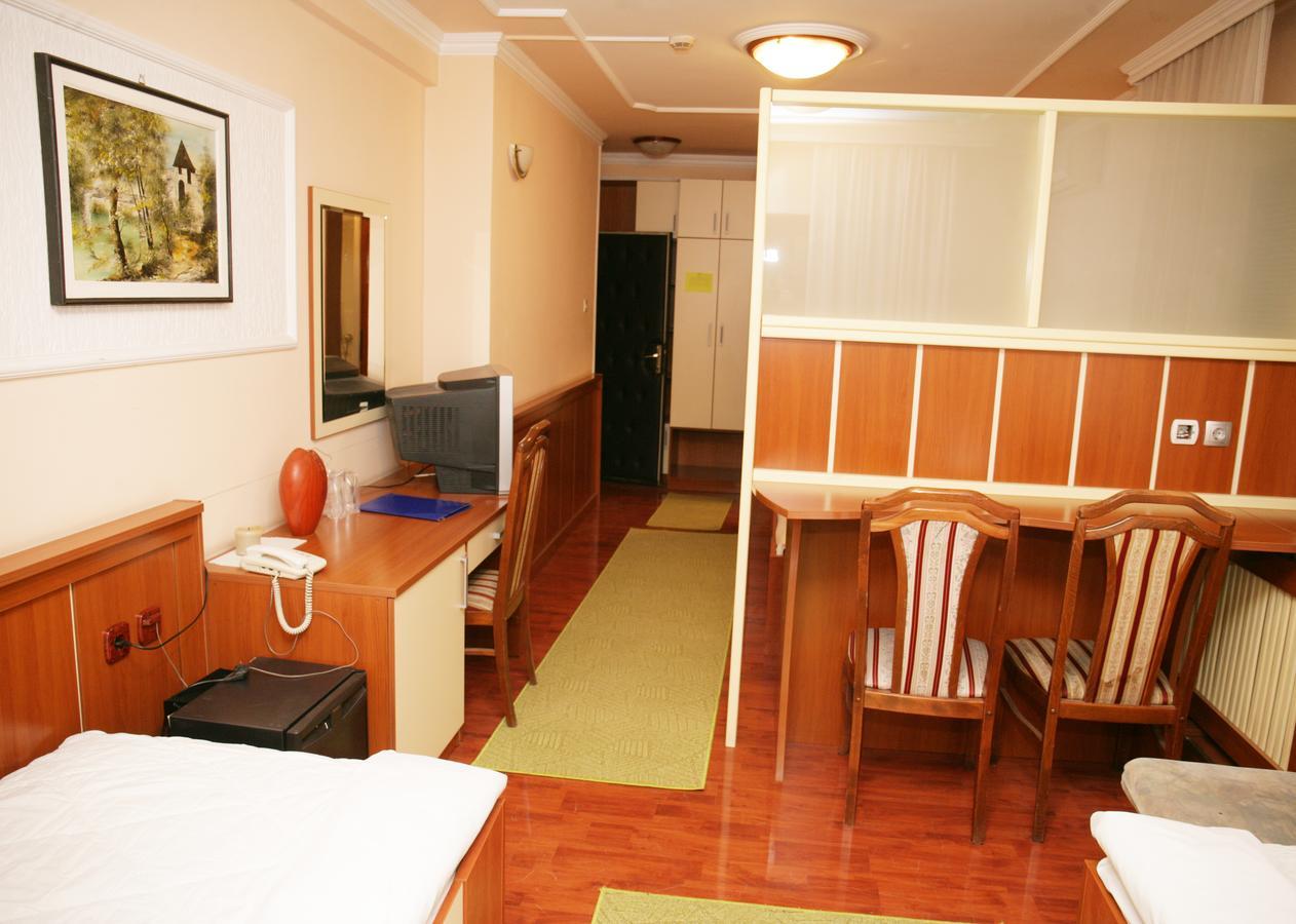 Motel Nana Баня-Лука Экстерьер фото