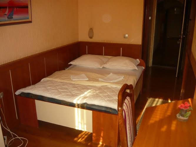 Motel Nana Баня-Лука Экстерьер фото