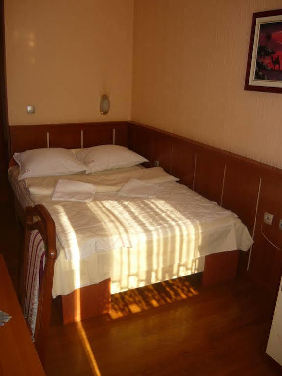 Motel Nana Баня-Лука Экстерьер фото